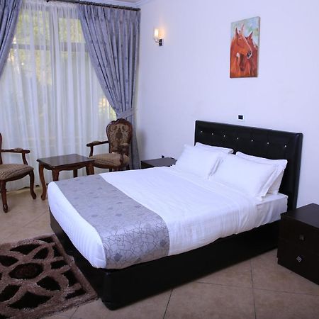 Yaya Africa Athletics Village Sululta Exteriör bild
