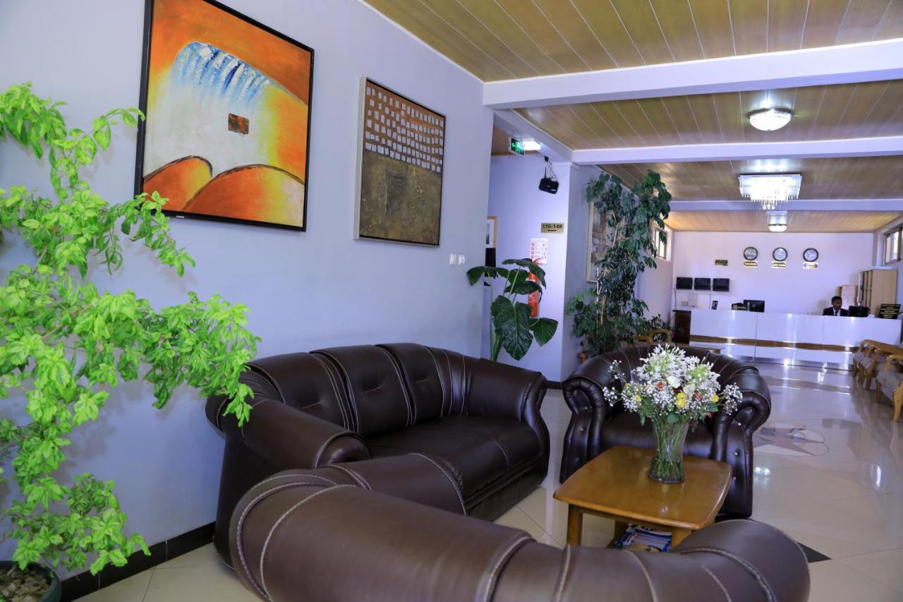 Yaya Africa Athletics Village Sululta Exteriör bild
